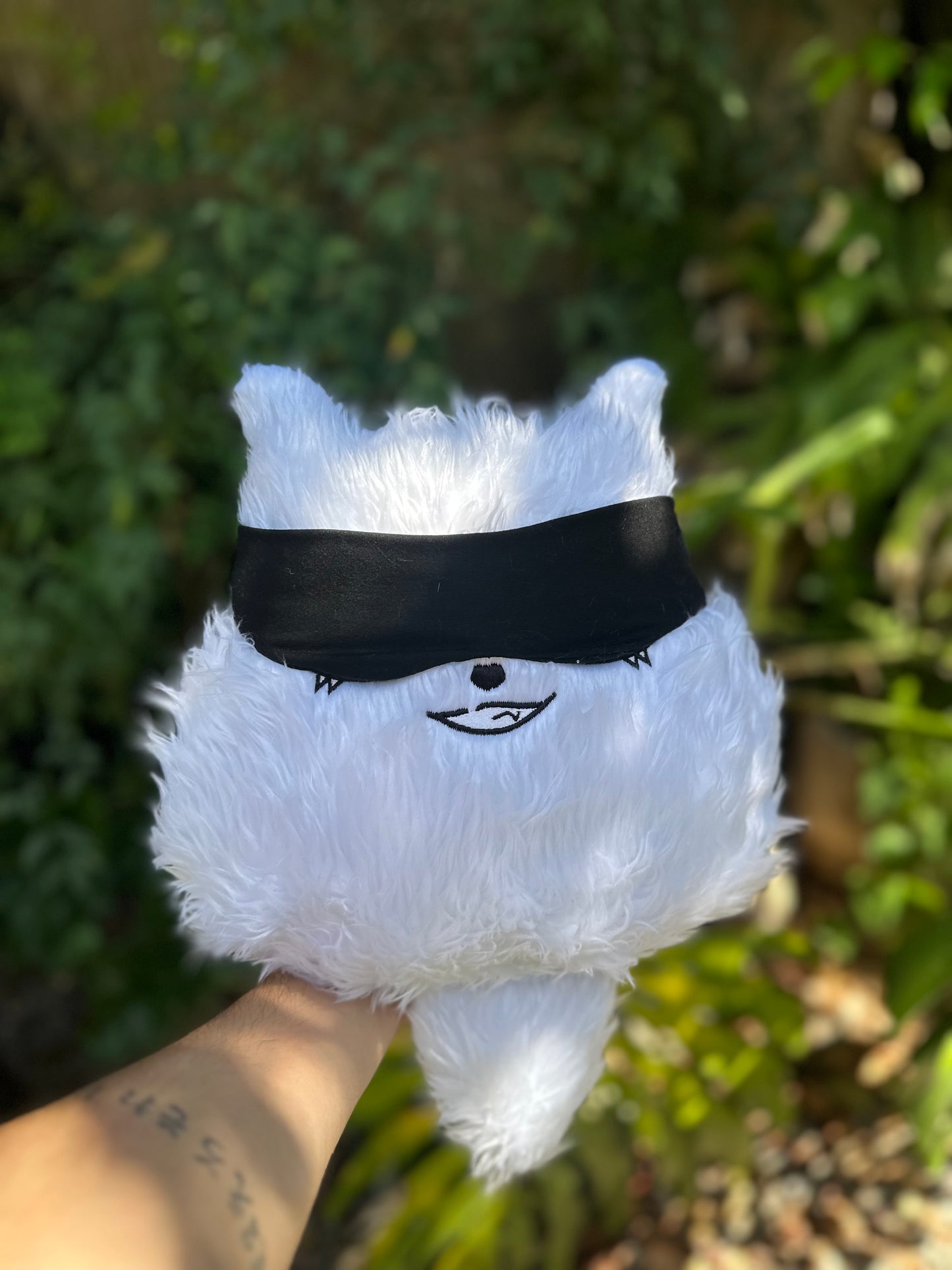 GOJO GATO PELUCHE (OJAZOS)